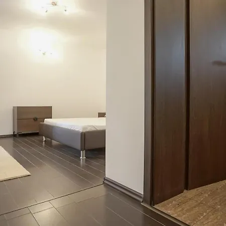 Monique By Cn2i Luxury Гостьовий будинок 3*